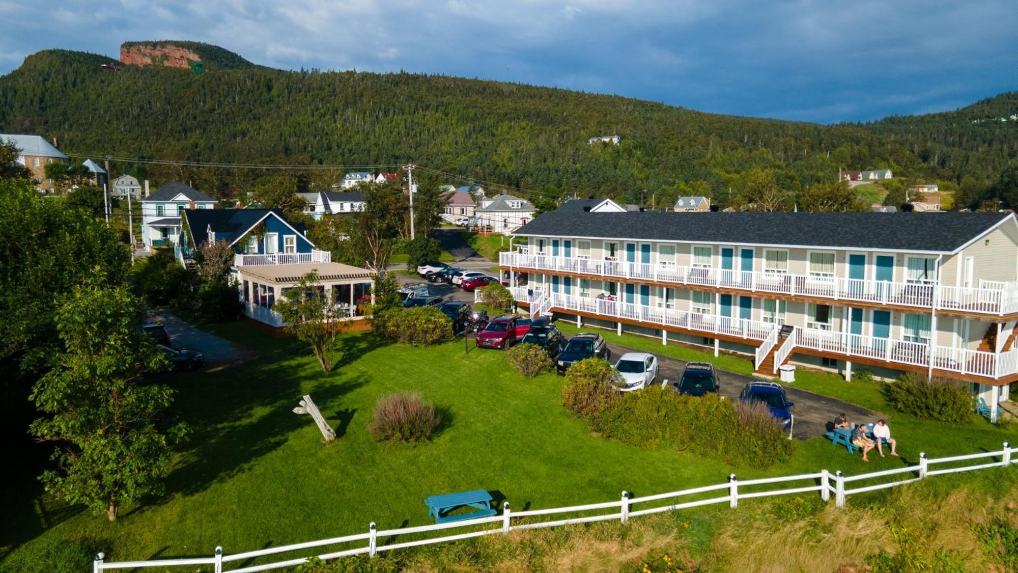 Hotel Les Trois Soeurs Perce Dış mekan fotoğraf